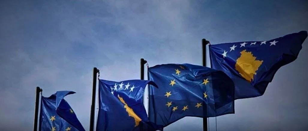 Çdo i katërti kosovar beson se politika po e ngadalëson rrugën drejt BE së