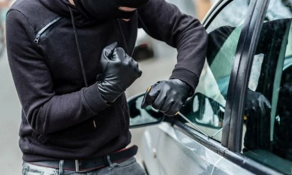 Automjeti i vjedhur në Fushë Kosovë gjendet në Mitrovicën e Veriut  Policia jep detaje