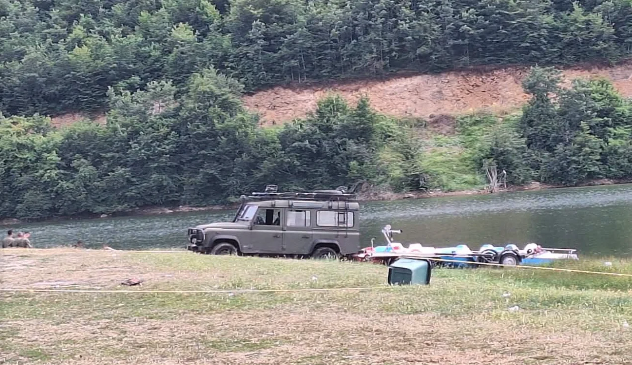 Vazhdojnë kërkimet për personin që hyri në Liqenin e Batllavës dhe nuk doli më