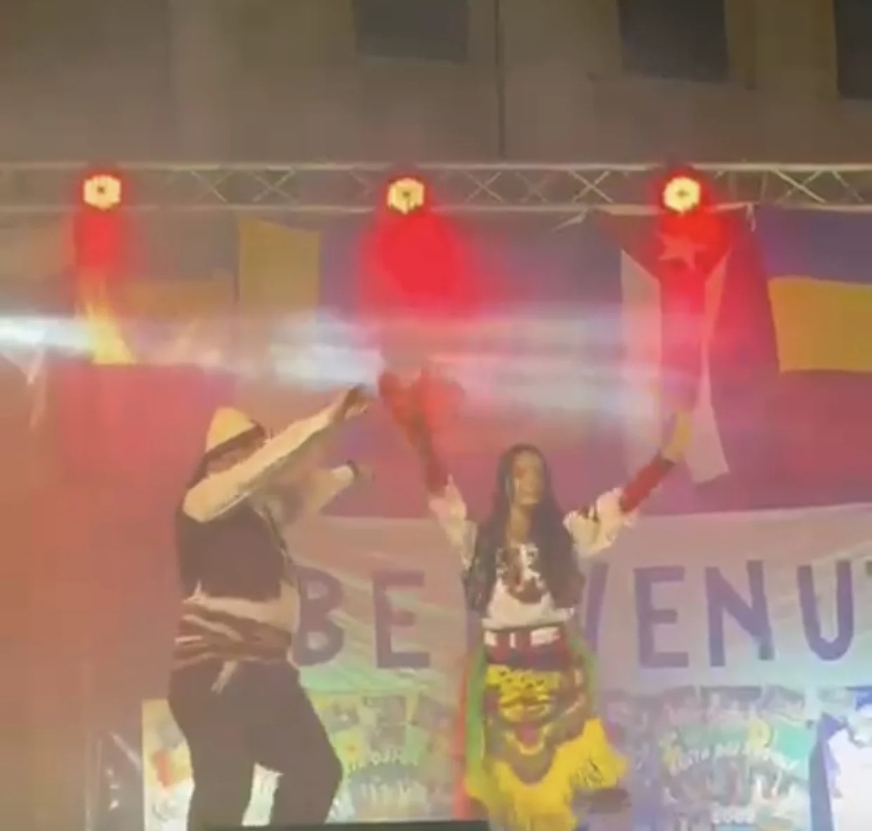 festa-dei-popoli-sanremo-vishet-kuq-e-zi-flet-shqip