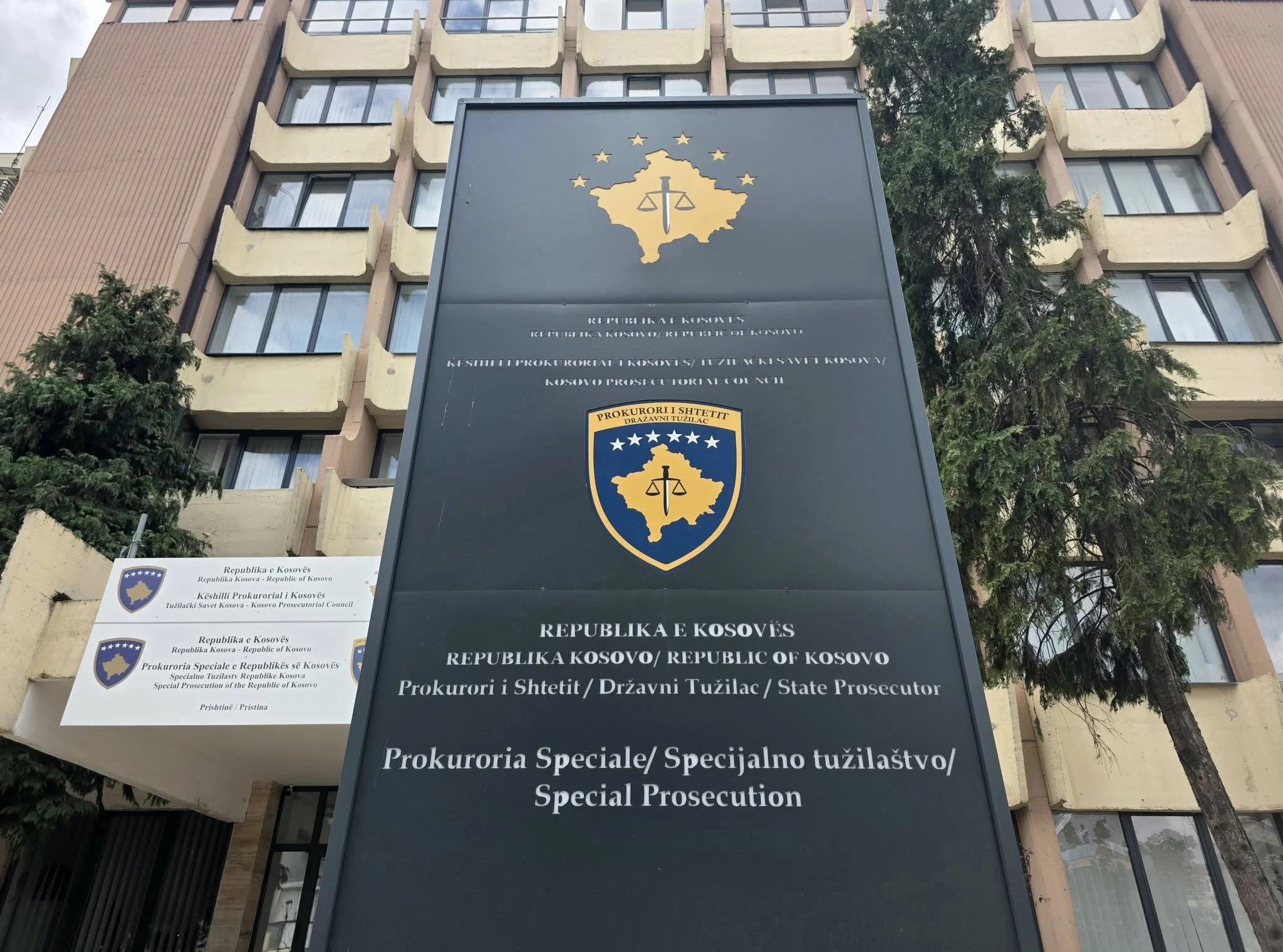 pese-prokuroret-e-konfirmuar-per-poziten-e-kryeprokurorit-te-shtetit
