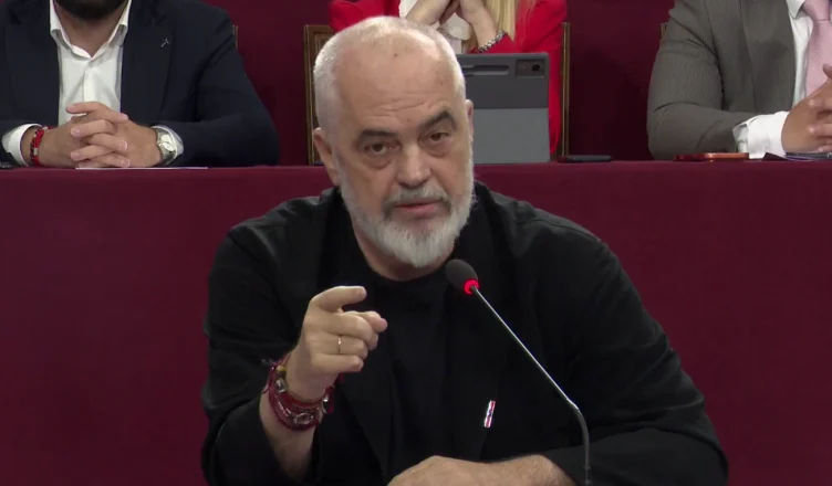 rama-reagon-serish-pas-protestes-per-zvernecin-shqiperia-do-behet-pavaresisht-zhurmes-se-kundershtareve