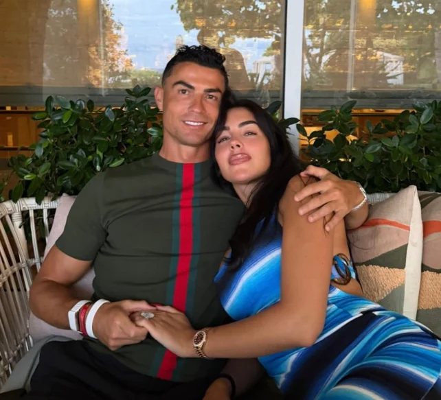 cristiano-ronaldo-publikon-fotografi-me-georginen-vemendja-mbetet-te-boterori