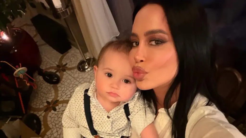 Dafina Zeqiri bën dedikimin emocional për të birin