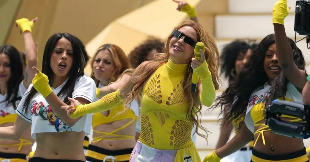 nuk-eshte-shakira-fansat-dyshojne-per-sozi-pas-ceremonise-hapese-te-boterorit