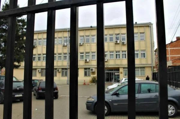 Shtatë vjet burgim autorit të vjedhjes së rreth 3 kg ari në Prizren