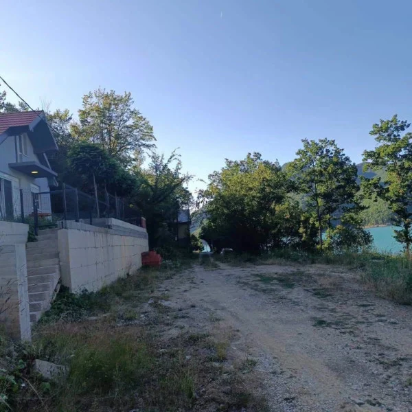 Ibër Lepenci me aksion  rrënimi  në Ujman  i liron pronat e veta që ishin uzurpuar qe 20 vjet