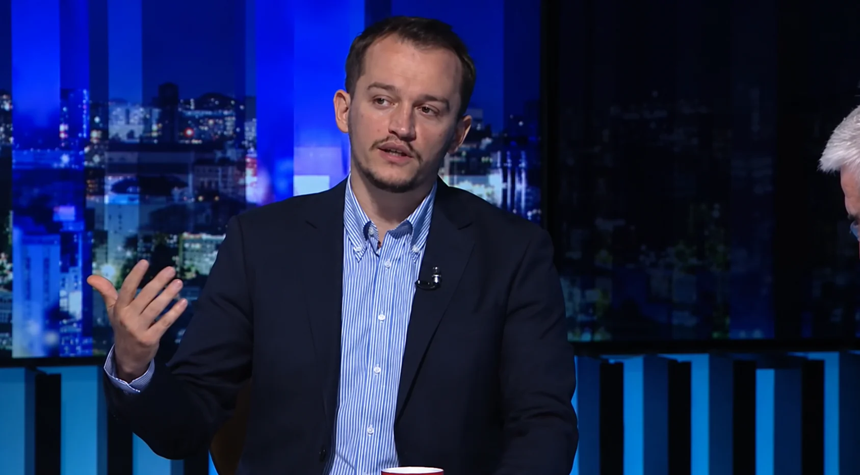 Cakolli  Albulena Haxhiu nuk ka arsye të vonojë thirrjen e seancës konstituive
