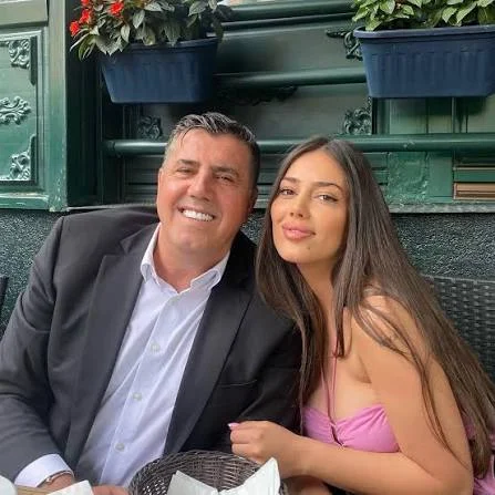 Lutfi Haziri reagon pasi do të bëhet gjysh  Familja po rritet