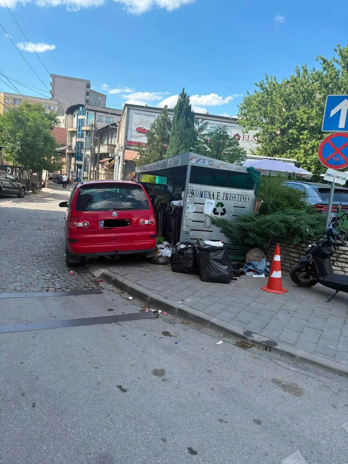 Hodhi mbeturina në Prishtinë  gjobitet me 200 euro