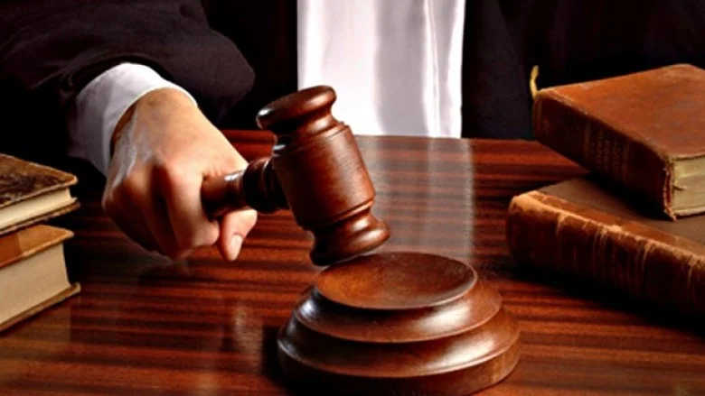 Rasti i mashtrimit me derivate   Gjykata cakton paraburgim për 9 të dyshuarit  Nëse lihen të lirë  mund të arratisen