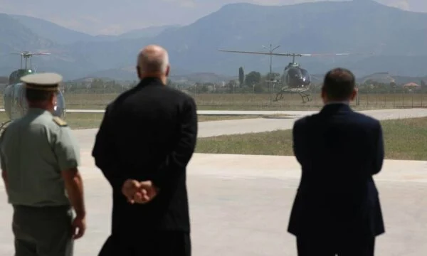 Shqipëria do t i nxjerrë 5 pilotë në vit nga shkolla e sapo hapur për fluturime  Rama e fton Kosovën  Ejani nëse keni interes