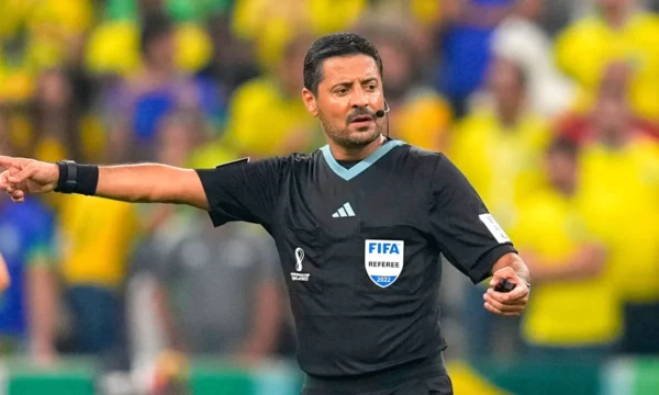 FIFA e ka zgjedhur referin për ndeshjen Angli Meksikë  që ka bërë një nga gabimet më të mëdha në Botëror