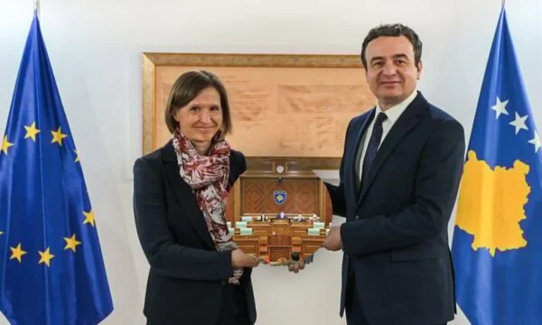 palatova-kerkon-kulture-politike-dhe-kompromise-per-formimin-e-institucioneve-e-thekson-se-kurti-ka-pergjegjesine-kryesore