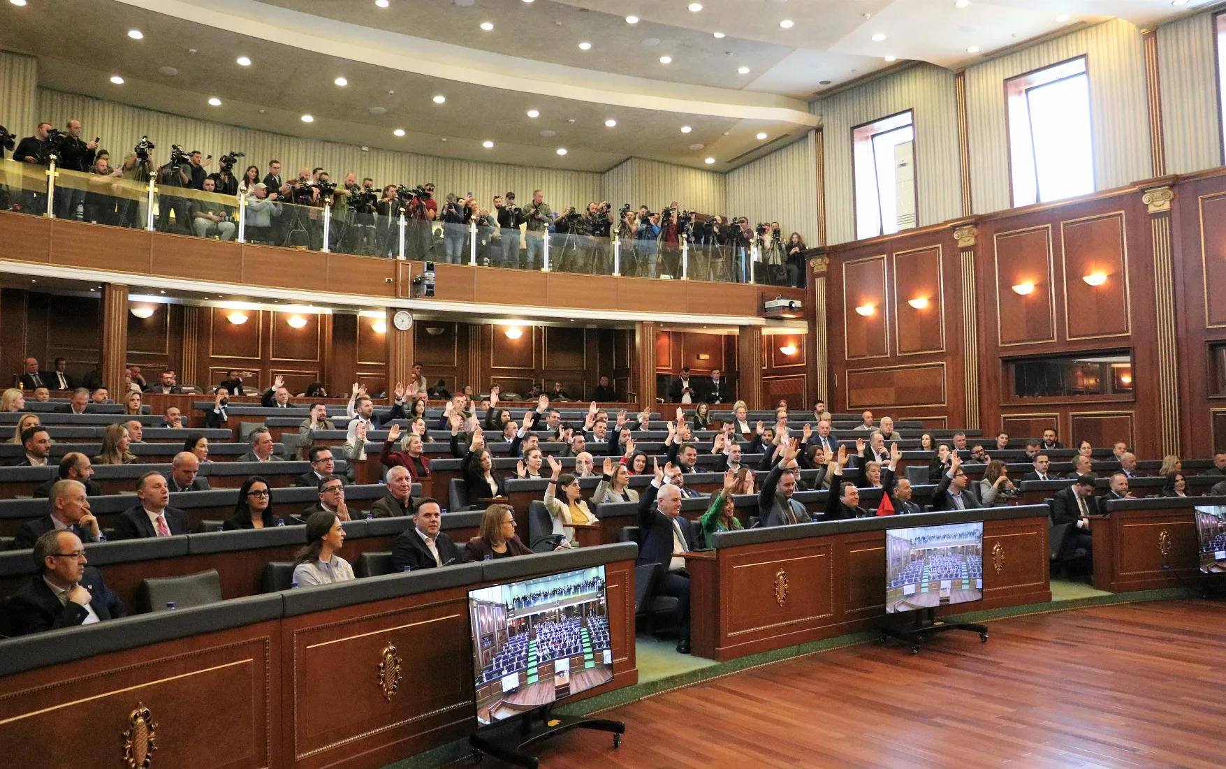  Shancin e dytë s ia ofrojmë   qytetarët porosi deputetëve  Vota është një lloj amaneti
