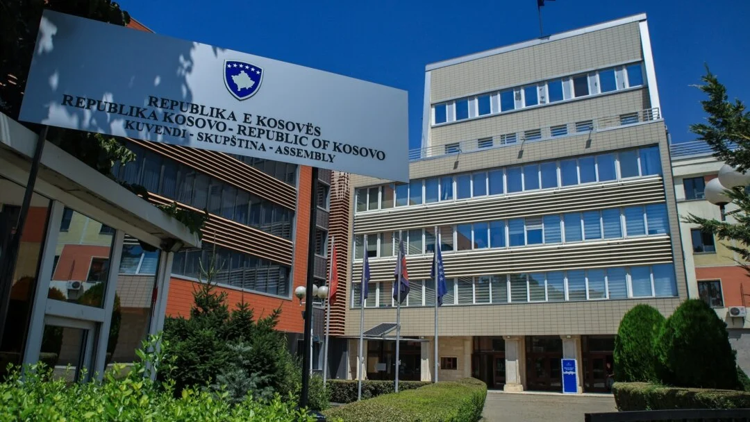 Kurti hesht  opozita pret