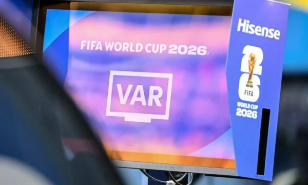 FIFA ka bërë një ndryshim të rëndësishëm në sistemin VAR  për ndeshjet e mbetura të Botërorit