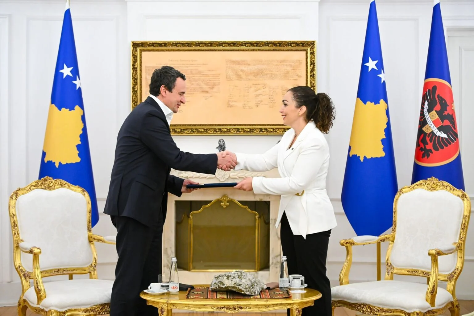 kurti-pyetet-per-nje-mandat-te-ri-te-vjosa-osmanit-presidenti-duhet-te-jete-figure-konsensuale-fokusi-nuk-eshte-te-emrat