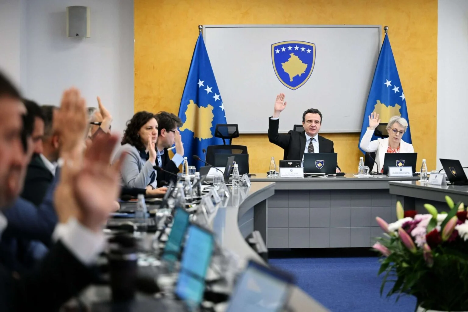 Qeveria në detyrë ndan mbi 255 mijë euro për tekstet e nxënësve në Luginë  miraton edhe tri vendime të tjera