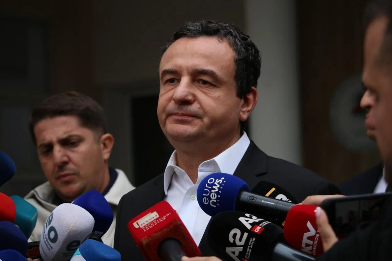 Kurti hesht para gazetarëve  asnjë përgjigje për institucionet e reja