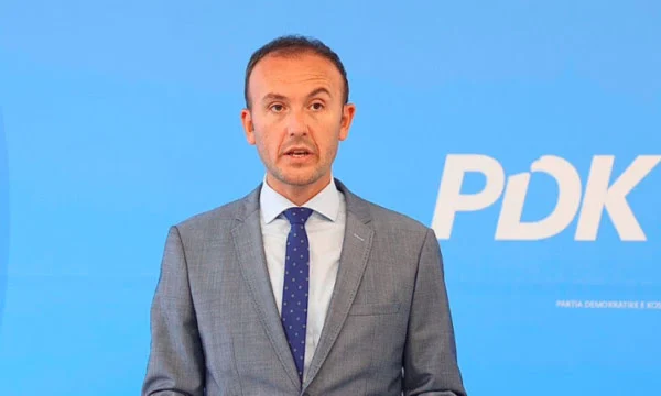Mustafa PDK  Represioni  Vitës  tregon luftën e qeverisë kundër sektorit privat dhe prodhuesve vendorë