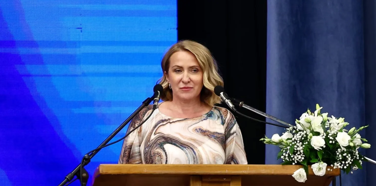 Paunoviq me pagë drejtoreshe në një institucion të mbyllur në Kosovë
