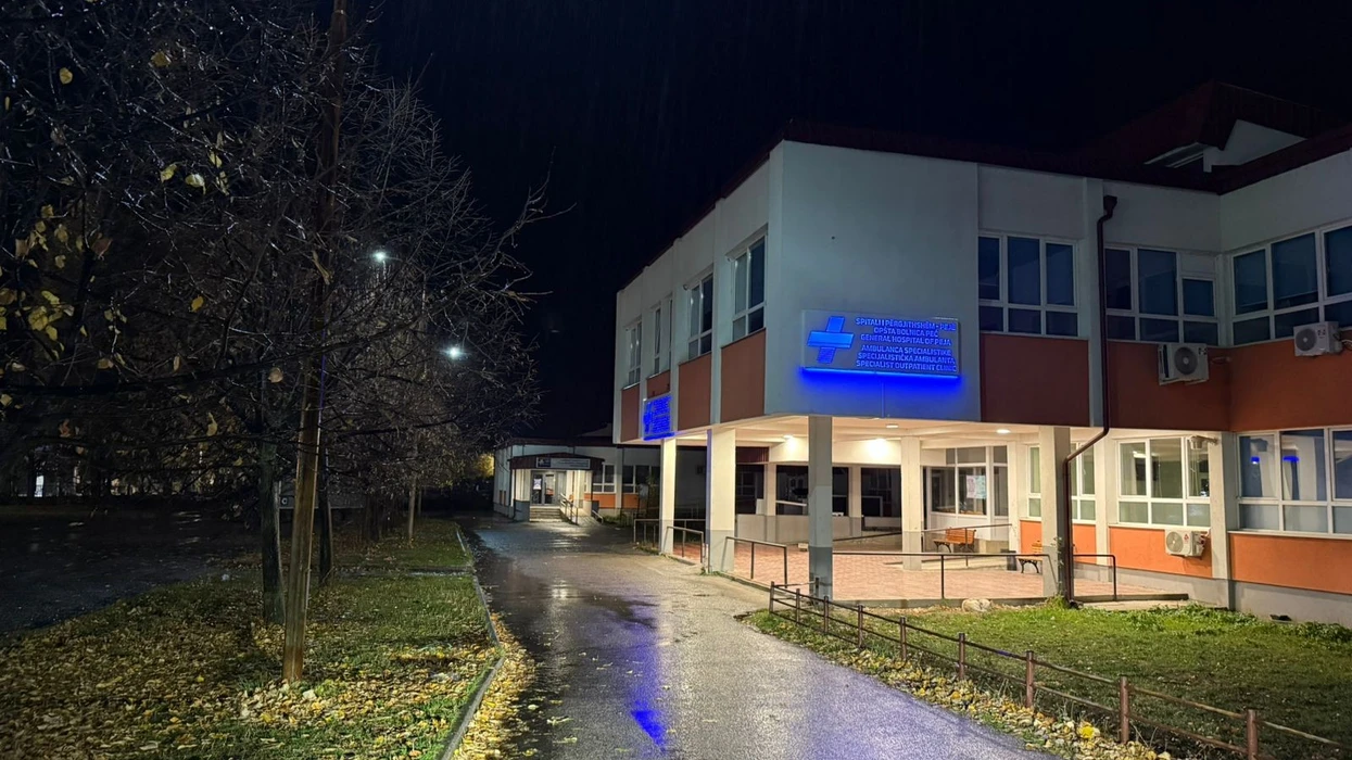 Aksidenti në Istog  Spitali i Pejës tregon për gjendjen e pacientëve që po i trajton