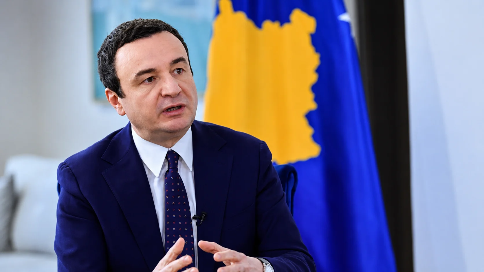 Kurti u shmanget përsëri pyetjeve të gazetarëve rreth formimit të institucioneve