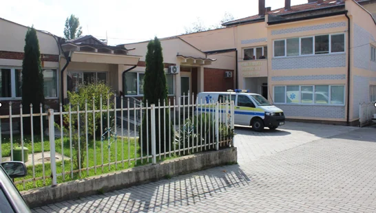 Rreth 90 persona dyshohet se janë helmuar nga ushqimi në Han të Elezit