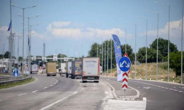 Temperaturat e larta   Sot kufizime në autoudhë për kamionët mbi 20 tonë