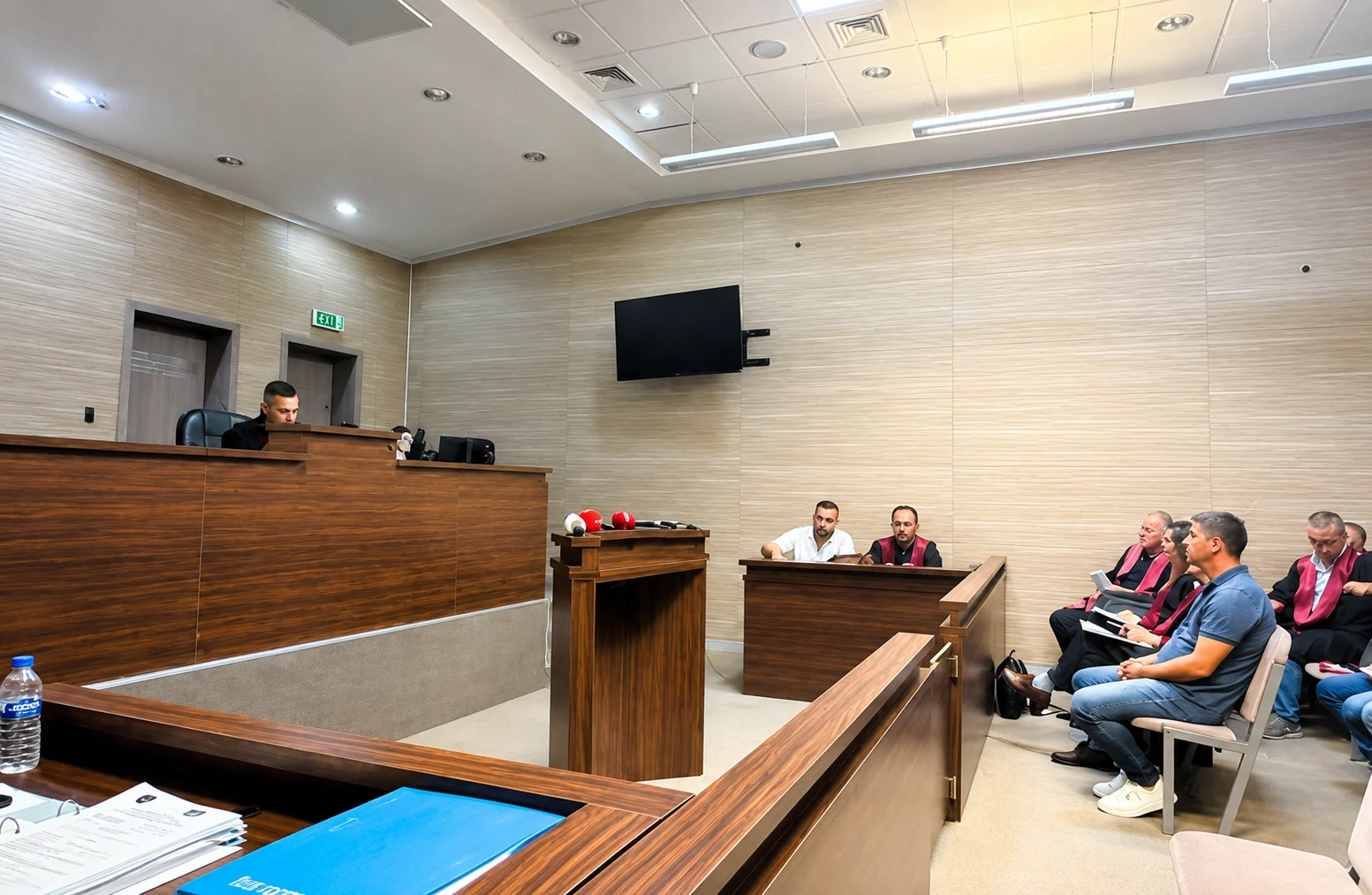 Dështon të mbahet seanca fillestare për barrikadat në veri