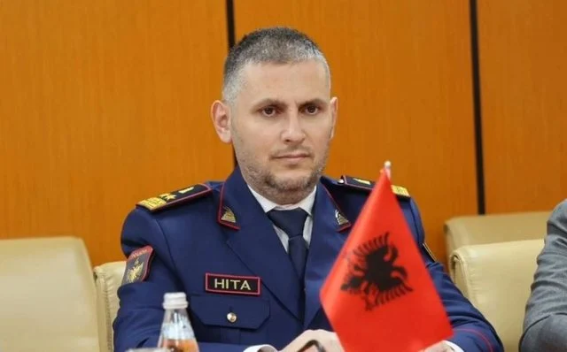 Hyri në marrëdhënie me dhu ueset e 17 vjeçares  pezullohet polici