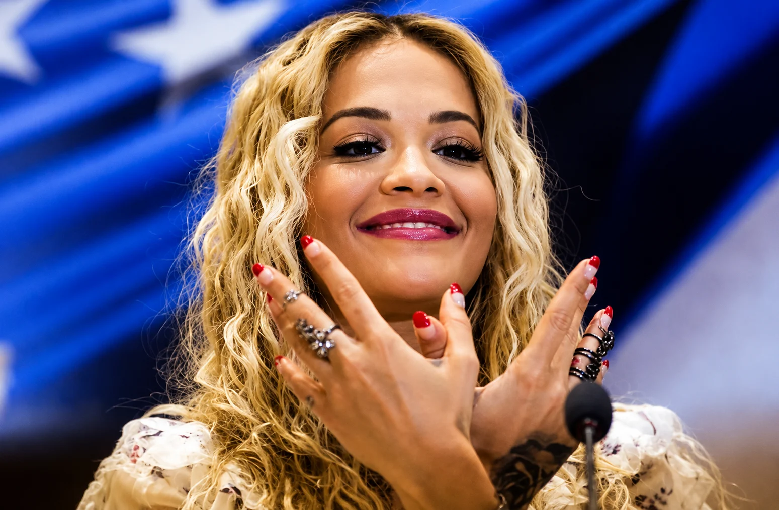 rita-ora-emocionohet-ne-vjene-vij-nga-nje-vend-i-dale-nga-lu-ta-s-eshte-lehte-t-i-realizojme-endrrat