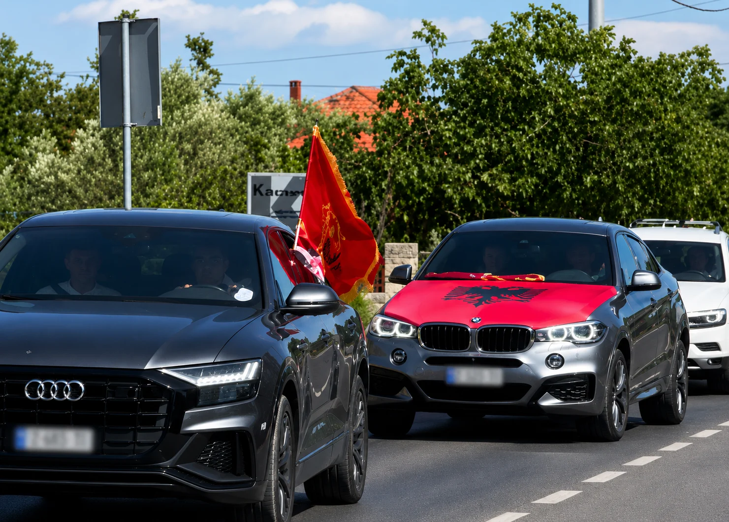 shqiptaret-grumbullohen-ne-zare-te-kroacise-per-protesten-ne-mbeshtetje-te-ish-krereve-te-uck-se